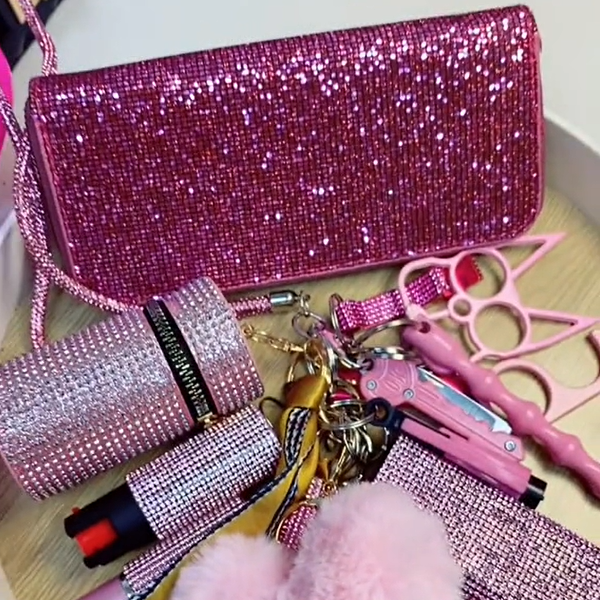 16 PCS Clutch Set - Premium self defense keychain set for women's personal safety. Features 16-piece comprehensive set and Multiple defense tools.