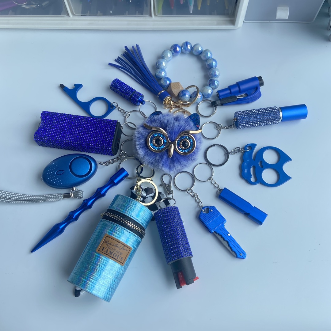 Bracelet Finger Tiger Window Breaker Keychain Set - Premium self defense keychain set for women's personal safety. Features Keychain attachment and Durable construction.